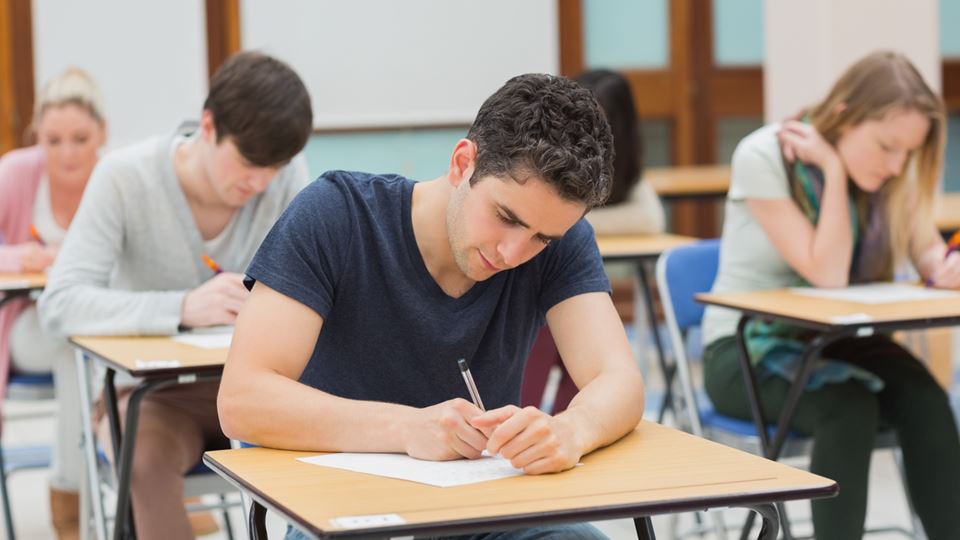 As férias de muitas famílias podem mudar por causa dos exames nacionais. O que aconteceu? As férias de muitas famílias podem mudar por causa dos exames nacionais. O que aconteceu?