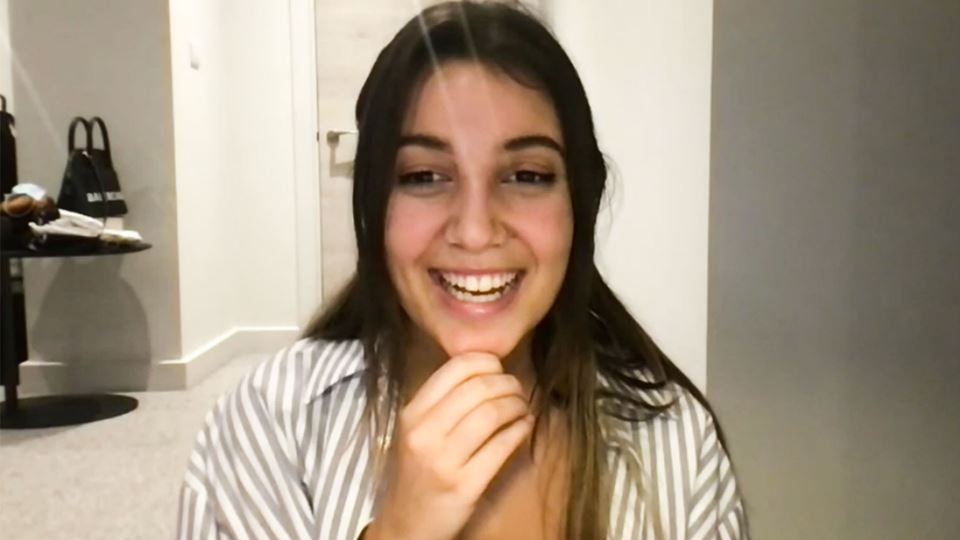 Cara Podre com April Ivy