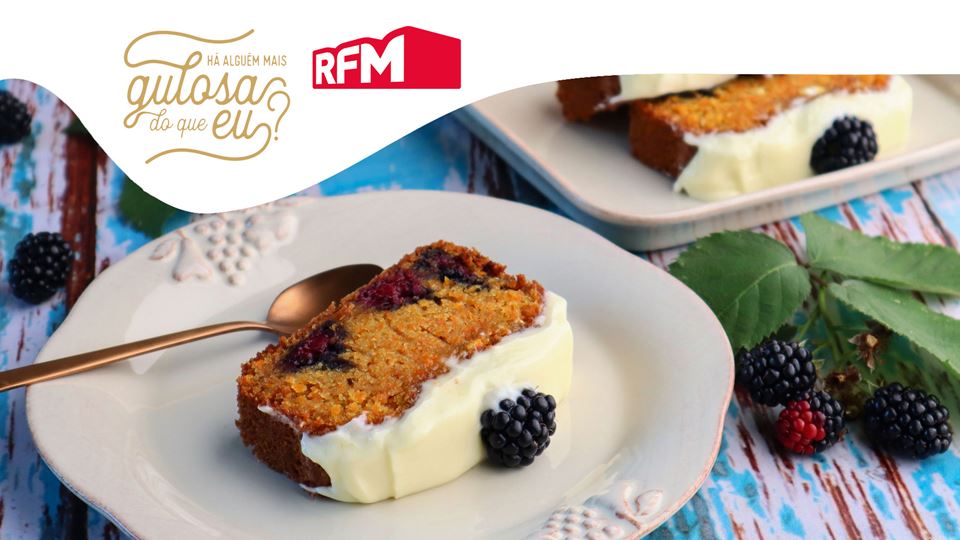 Bolo-de-Cenoura-e-Amora-com-Creme-de-Baunilha_imgbolo Bolo-de-Cenoura-e-Amora-com-Creme-de-Baunilha_imgbolo