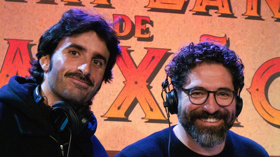 Cataplana de Paixão - Episódio 6: Maquetes de Luxo, Rusgas e Chapadas de Robalo Cataplana de Paixão - Episódio 6: Maquetes de Luxo, Rusgas e Chapadas de Robalo