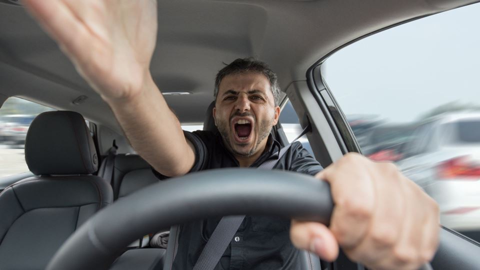 Alerta de condutores que apitam a alunos, durante instrução de condução, torna-se viral
