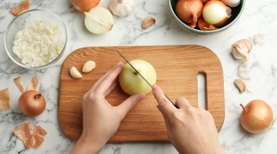 Como eliminar rapidamente o cheiro de cebola das mãos?