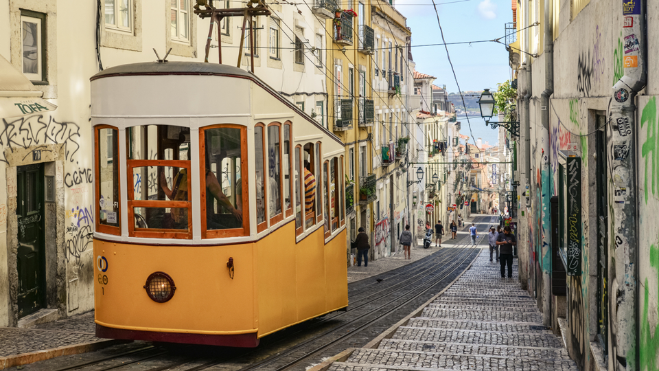 Glória, Bica, Lavra and Santa Justa: one year after the accident, what happened to Lisbon's historic funiculars?