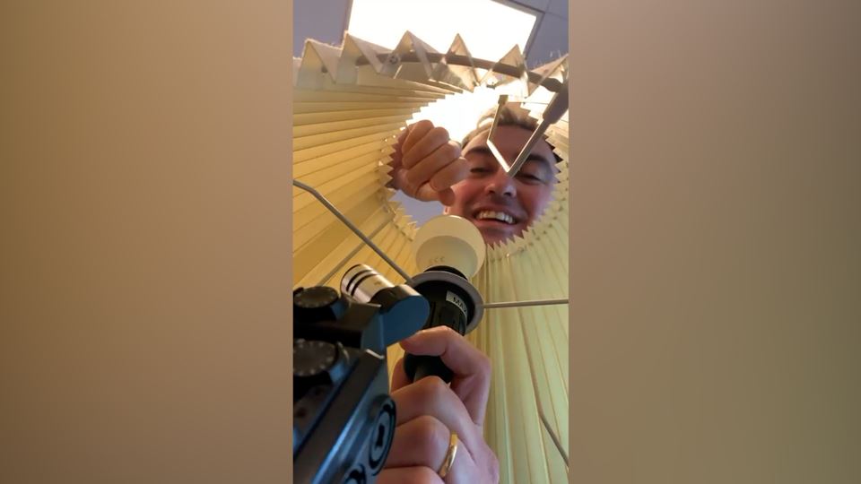 Era desenroscar uma lâmpada e ninguém acertou!
