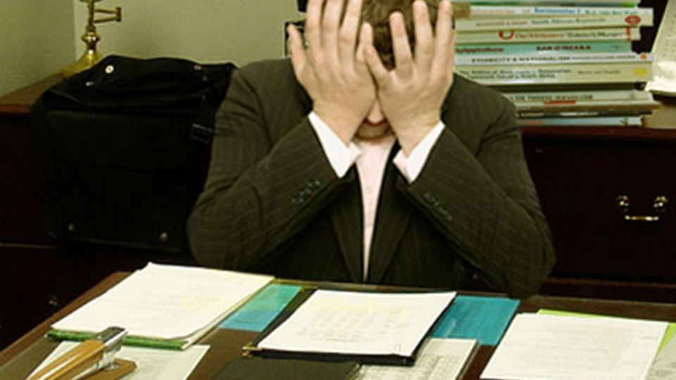 Neurocientistas descobriram porque não te consegues concentrar no trabalho