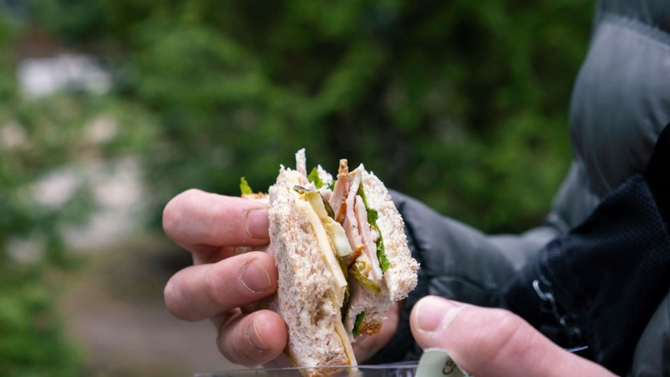 Estas aldeias acordam há seis meses com sandes nas estradas e não sabem o porquê