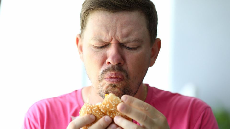 Hambúrguer "Anne Frank" com queijo "Adolfo". Restaurante causa polémica