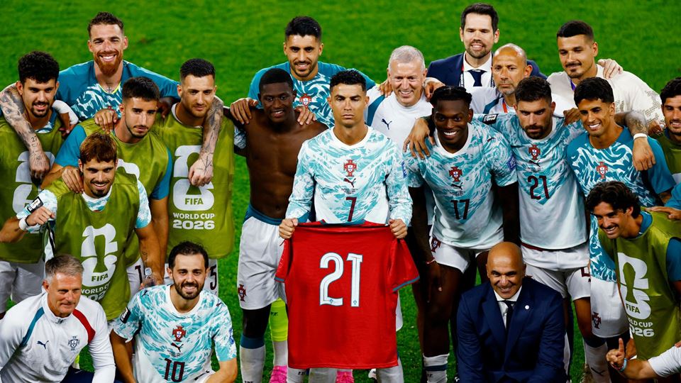 Cristiano Ronaldo homenageou Diogo Jota após a vitória de Portugal. Vê o gesto que emocionou os adeptos