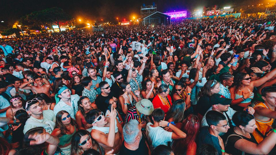 Sol da Caparica 2025: tudo o que precisas de saber para aproveitares o festival ao máximo Sol da Caparica 2025: tudo o que precisas de saber para aproveitares o festival ao máximo