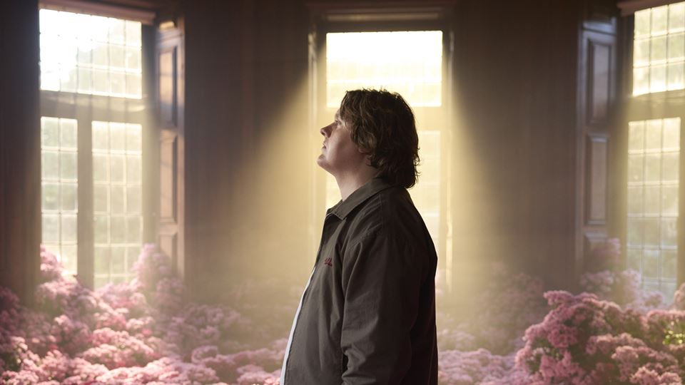 Lewis Capaldi: um concerto RFM ao pôr do sol em julho que não podes perder!