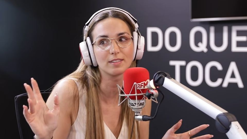 Rebeca Caldeira e o fim do papel higiénico Rebeca Caldeira e o fim do papel higiénico