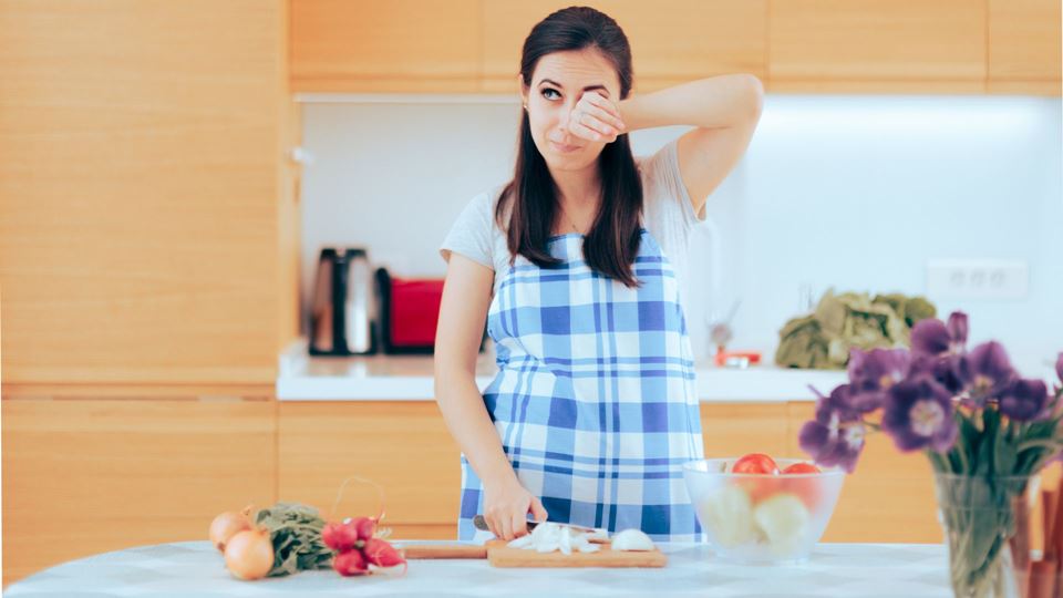Esta é a maneira surpreendentemente simples de não chorar por causa das cebolas