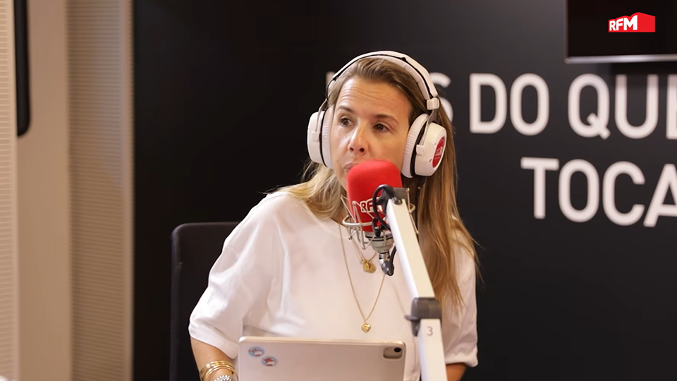 "Fui para Miami sem bilhete": Ana Garcia Martins conta como uma onda de solidariedade lhe deu esperança de ver Portugal "Fui para Miami sem bilhete": Ana Garcia Martins conta como uma onda de solidariedade lhe deu esperança de ver Portugal