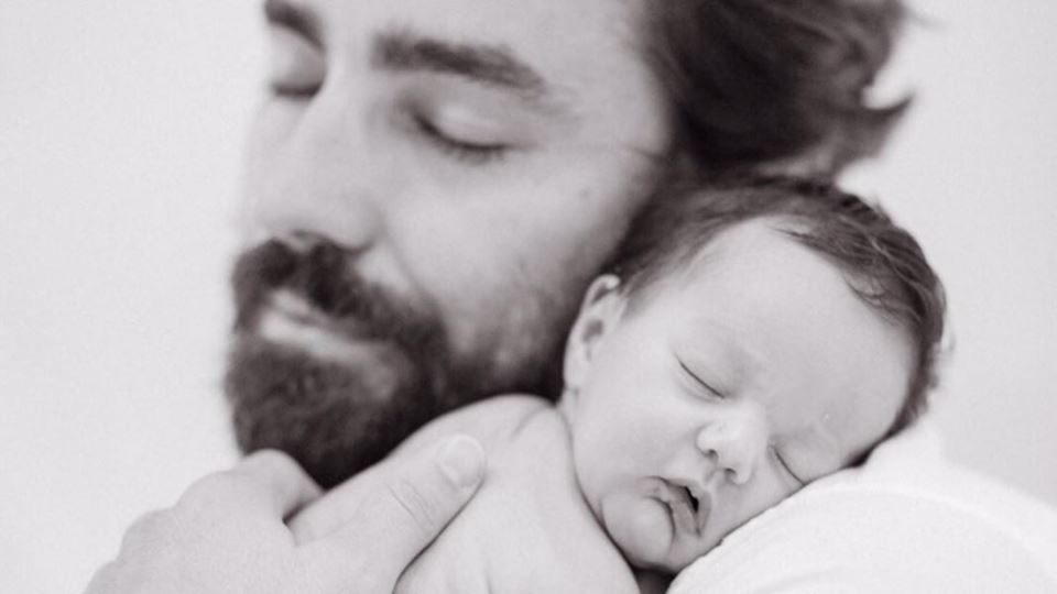 Ricardo Pereira. Momento partilha ternurento com a sua filha de 1 mês