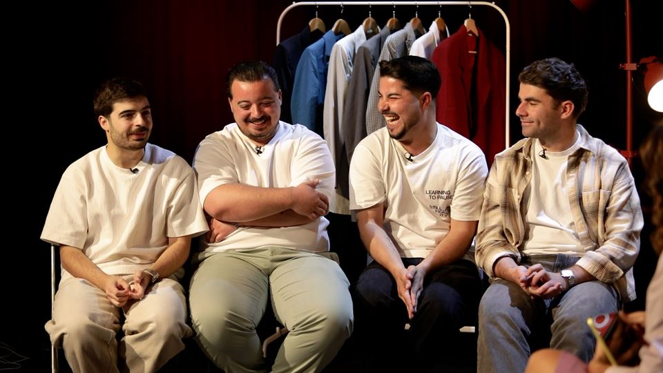 “Vai ser o fechar de um capítulo”: Os Vizinhos revelam histórias inéditas do novo álbum no podcast Falar Demais da RFM “Vai ser o fechar de um capítulo”: Os Vizinhos revelam histórias inéditas do novo álbum no podcast Falar Demais da RFM